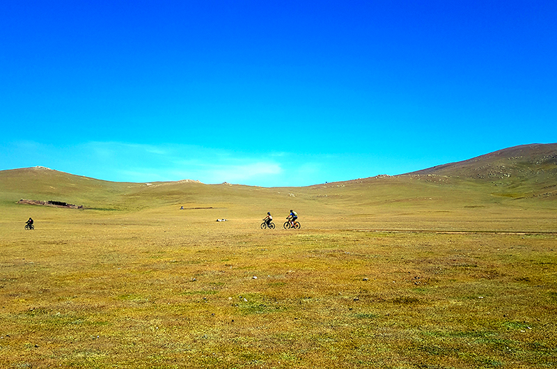 Cycling holiday in Mongolia